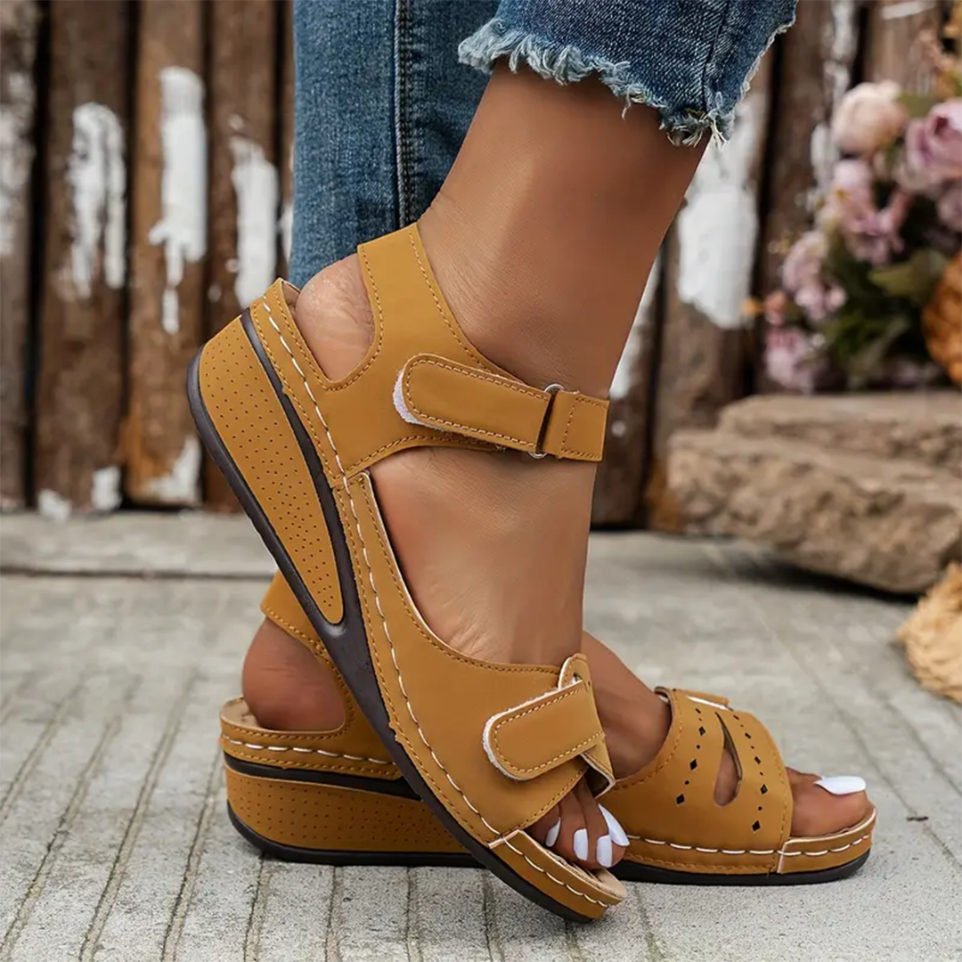 LOOP ANKLE STRAP KEILABSATZ SPORT-SANDALEN