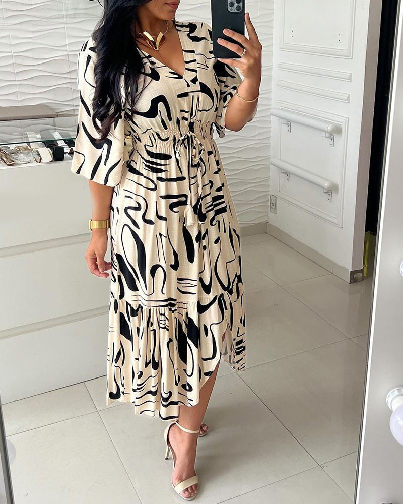 V-Ausschnitt Taillenkleid mit Tintenmuster