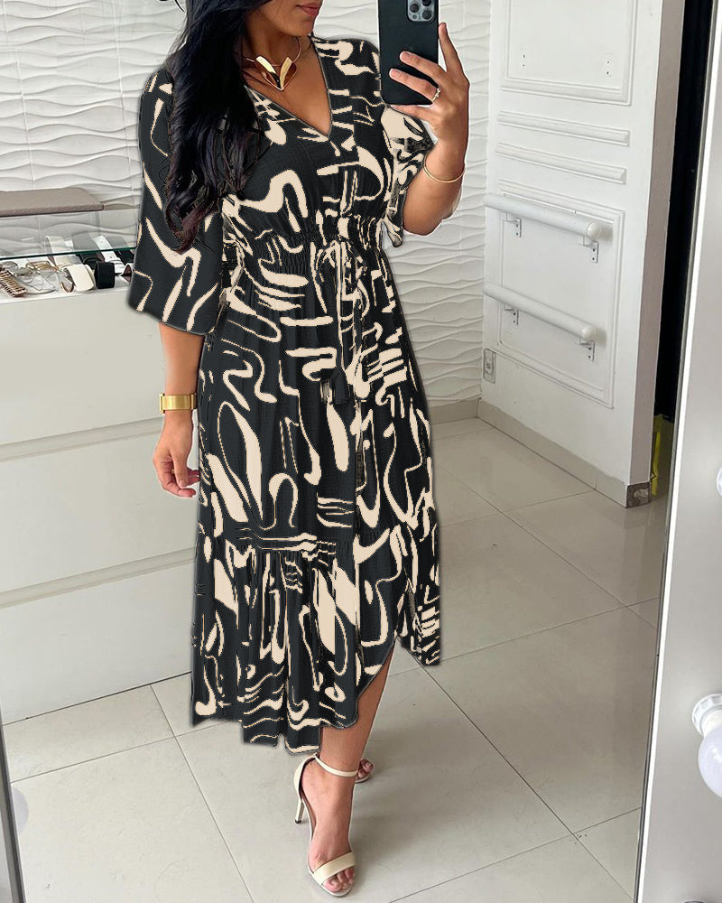 V-Ausschnitt Taillenkleid mit Tintenmuster