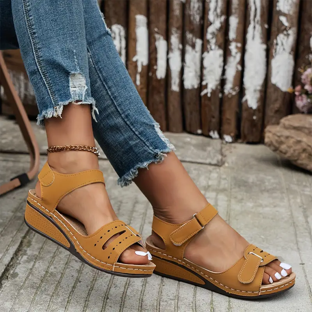 LOOP ANKLE STRAP KEILABSATZ SPORT-SANDALEN