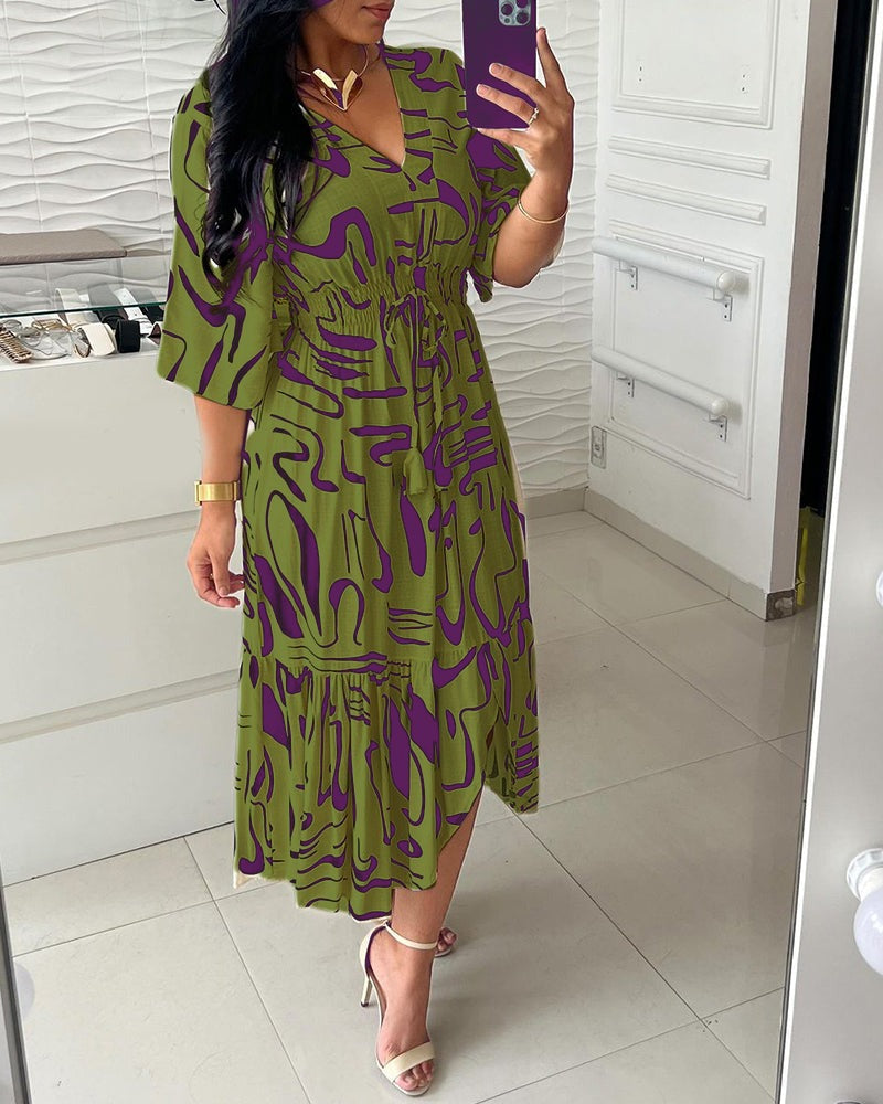 V-Ausschnitt Taillenkleid mit Tintenmuster