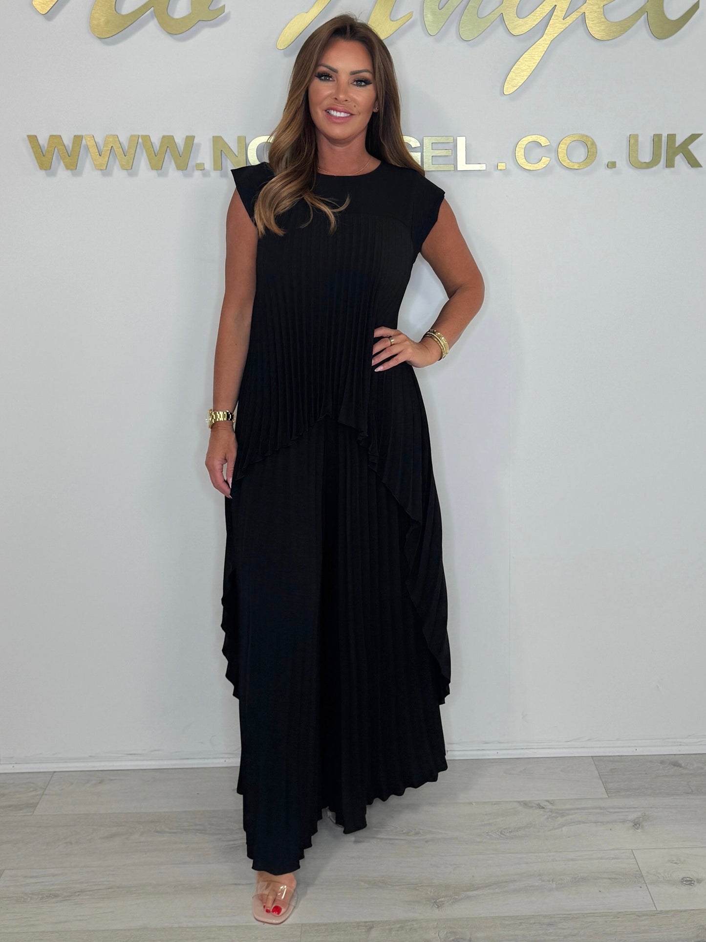 Pleated Two-Piece Set – High-Low Top & Wide-Leg Trousers Casual Outfit