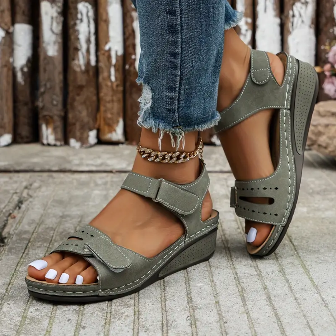 LOOP ANKLE STRAP KEILABSATZ SPORT-SANDALEN