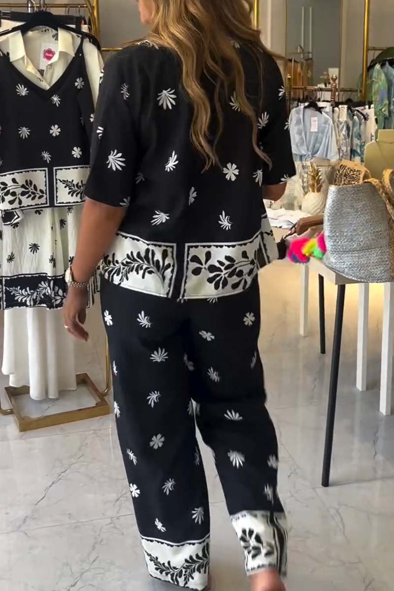 Lässiges zweiteiliges Set für Damen mit Print