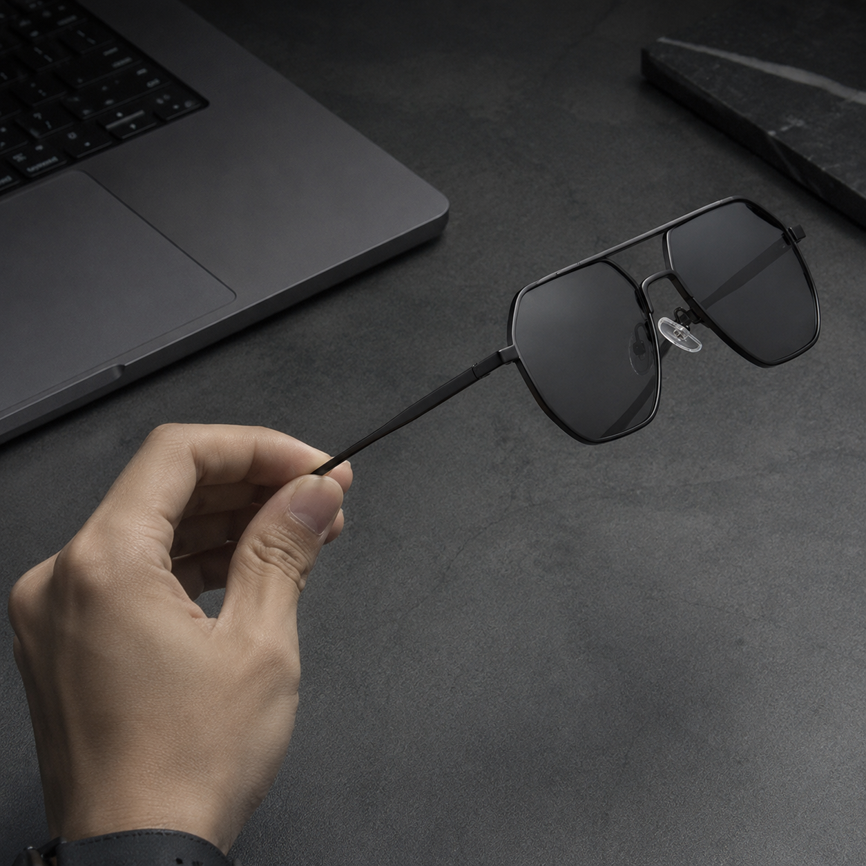 Luxury Metal Photochromic Sunglasses Polarized Stylish Chameleon Anti-glare Driving Shades UV400