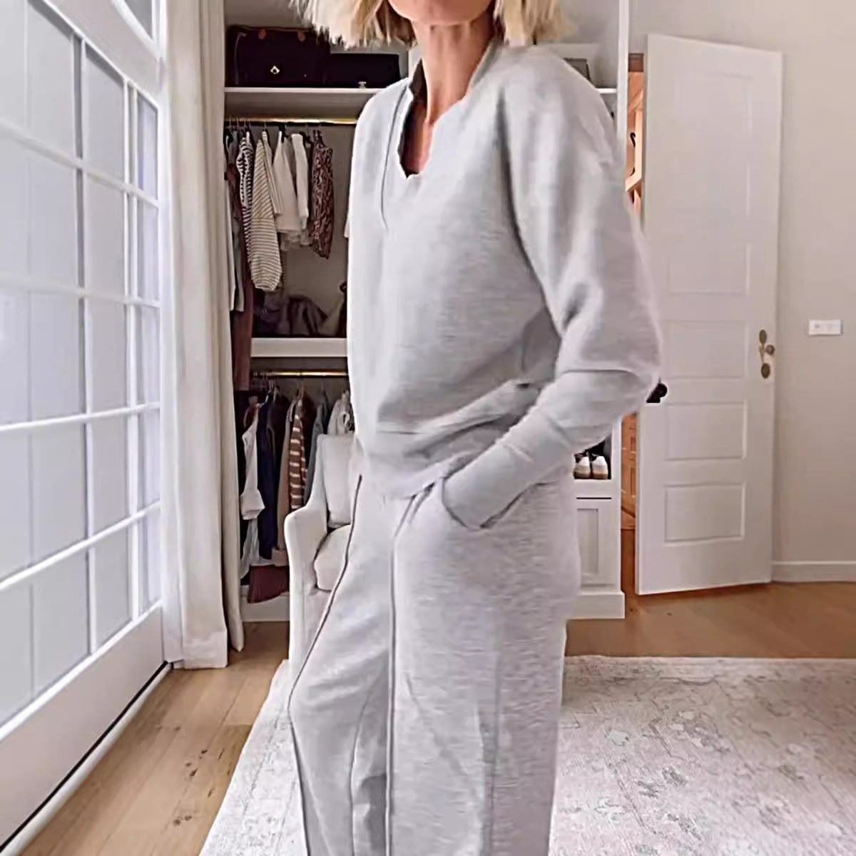 Women's Solid Color V-neck Top & Pants Two-piece Set